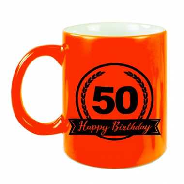 Happy birthday 50 years cadeau mok / beker neon oranje met wimpel 330 ml